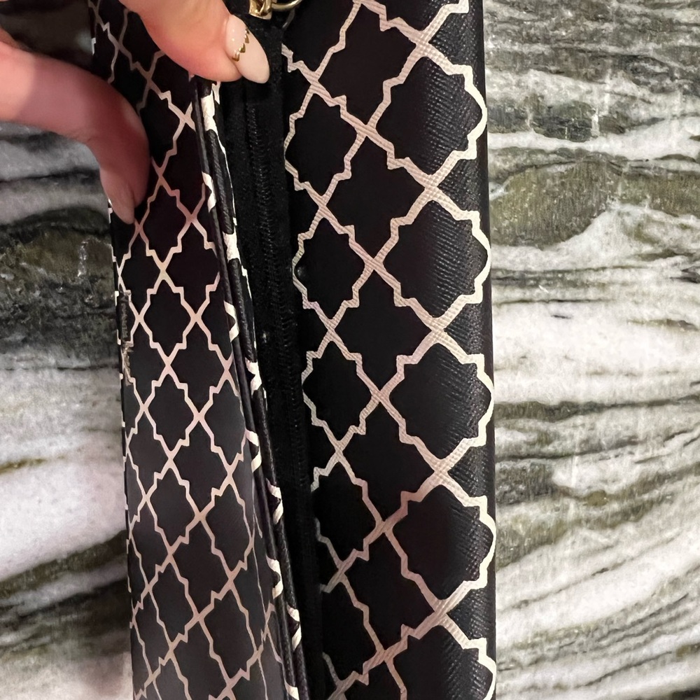 BEAUTIFUL Large Neiman Marcus Wallet FITS A PASSPORT FOR TRAVEL - Picture 5 of 6